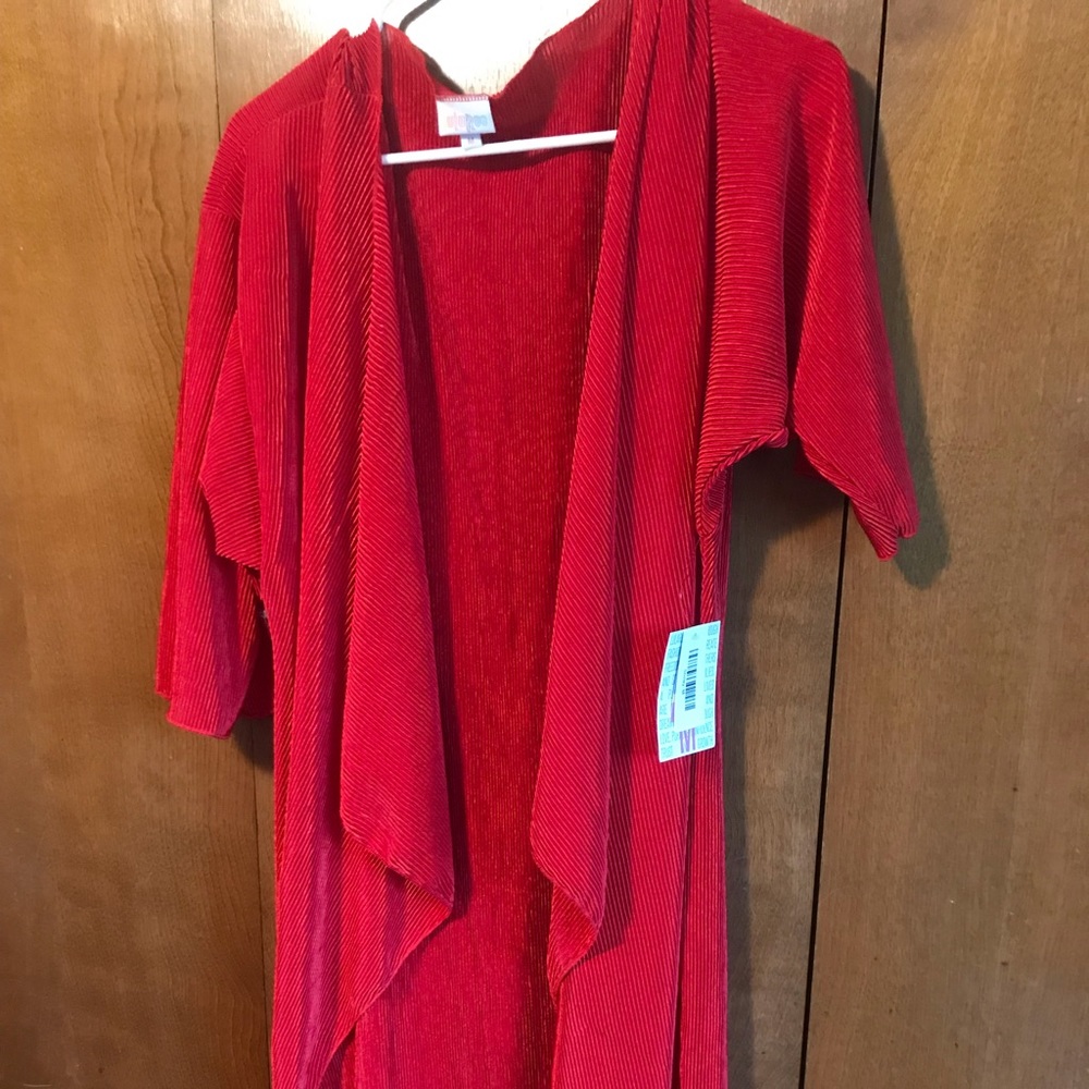 NWT LuLaRoe Solid True Red Shirley, Size M.